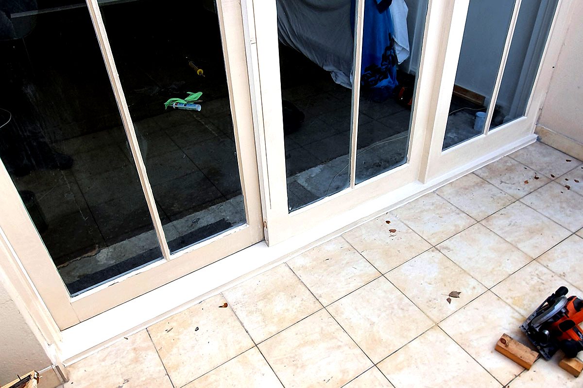 Sliding door rot repair completed